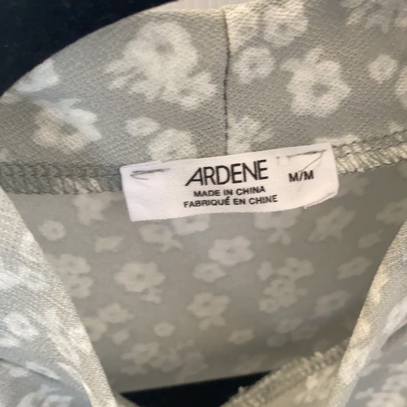 *NEW WITH TAGS* Ardene Mint Printed Ruffle Top - Picture 3 of 3